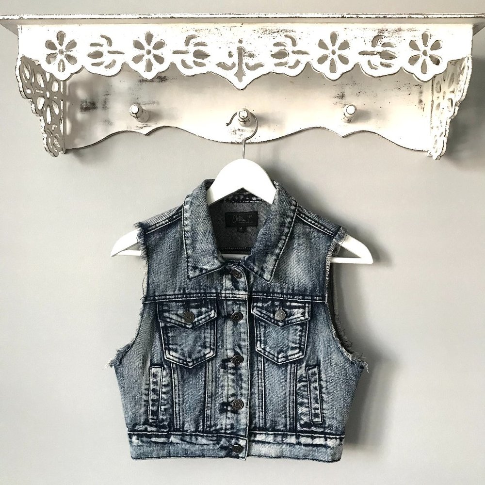 Cropped Acid Wash Denim Vest - Picture 2 of 6